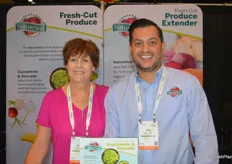 Karen Murphy and Eric Fernandes with NatureSeal proudly discuss fresh-cut solutions. The Fresh-Cut Produce Extender is now available for consumers on Amazon.